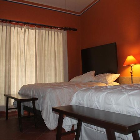 Hotel Art Gallery Casona De Los Milagros Colima Kültér fotó