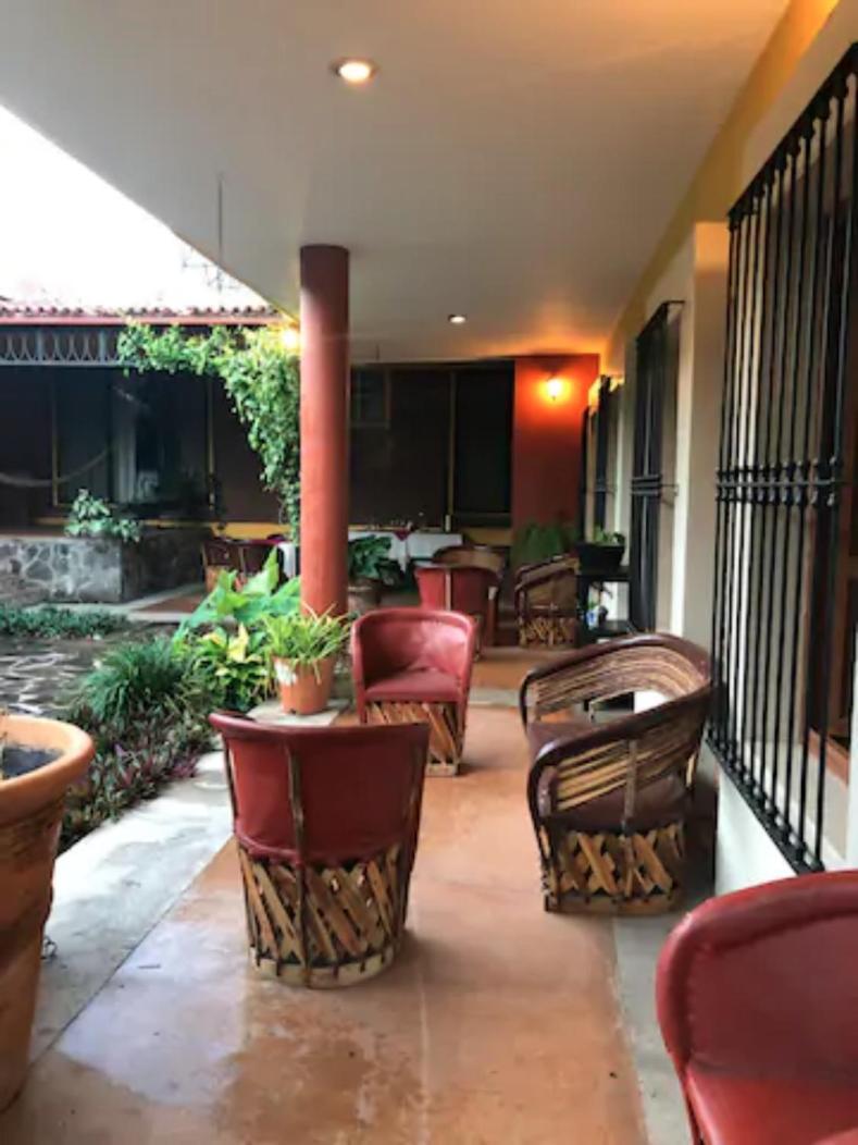 Hotel Art Gallery Casona De Los Milagros Colima Kültér fotó